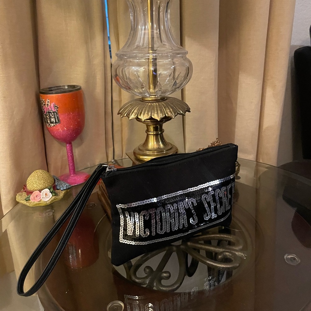 Victoria's Secret please check all picture of condition - Picture 4 of 17